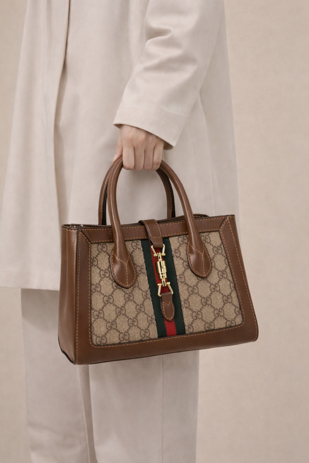 Gucci Small Tote With Piston closure with box
